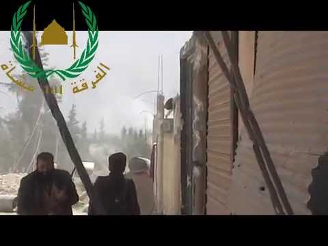 لحظة نجاة قائد لواء سف الحق أثناء استهدافهم من قبل قوات النظام بقذيفة دبابة على جبهة مورك في ريف حماة