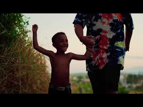 CASACA feat. RAPADURA - O menino que sobe a ladeira