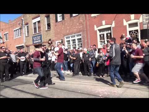 2014   QCSB Serenade  -  Woodland String Band