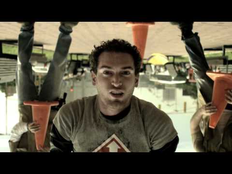 Famasloop - Al Revés (Vídeo Oficial)