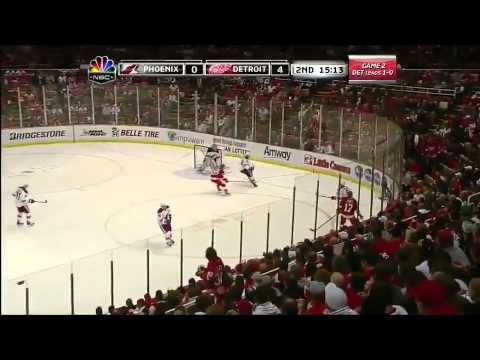 NHL: Red Wings vs Coyotes Game 2 4/16/11