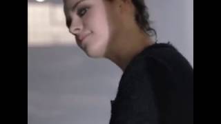Кристен Стюарт на съемках рекламного ролика "Gabrielle Bag" для Chanel