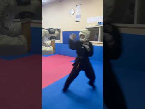 女子中学生もビジネスマンクラススパーリング #武道塾 #karate