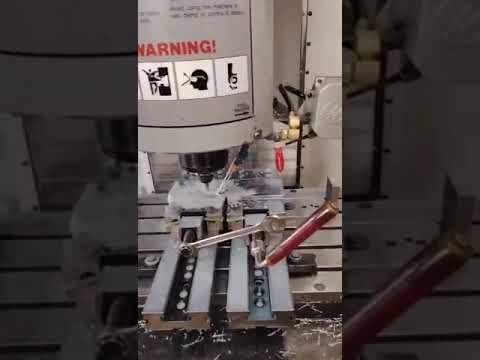 Centro Di Lavoro Verticale Haas VF4 8 