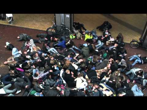 Flashmob IVKO: "Alcohol can get you down!"