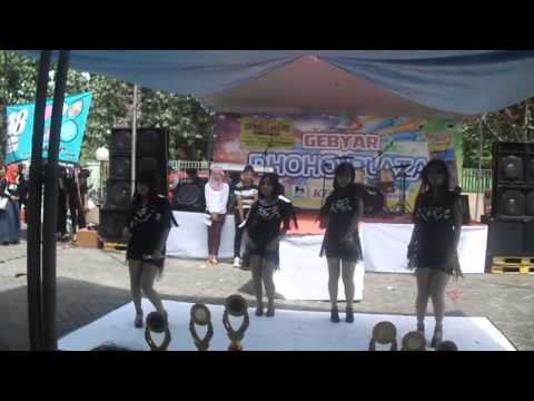 [131229] WE-A Xenna - One Way Love,Give It To Me,Follow Me,Female President (Mashup Remix)