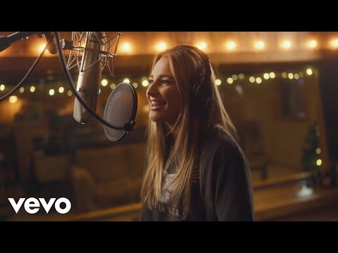Different Us - Erin Kinsey