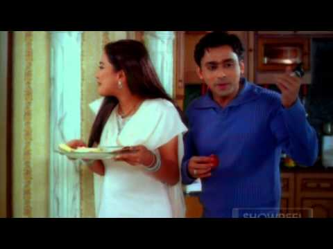 Poster jab se mili hai nazar lyrics – lata mangeshkar