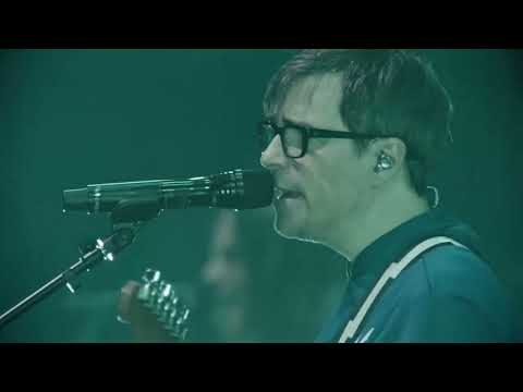 Weezer - In The Garage (Live Voyage To The Blue Planet Concert Film)