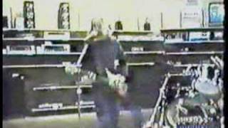 A Fan gives Courtney Love a rare Nirvana tape, April 1994