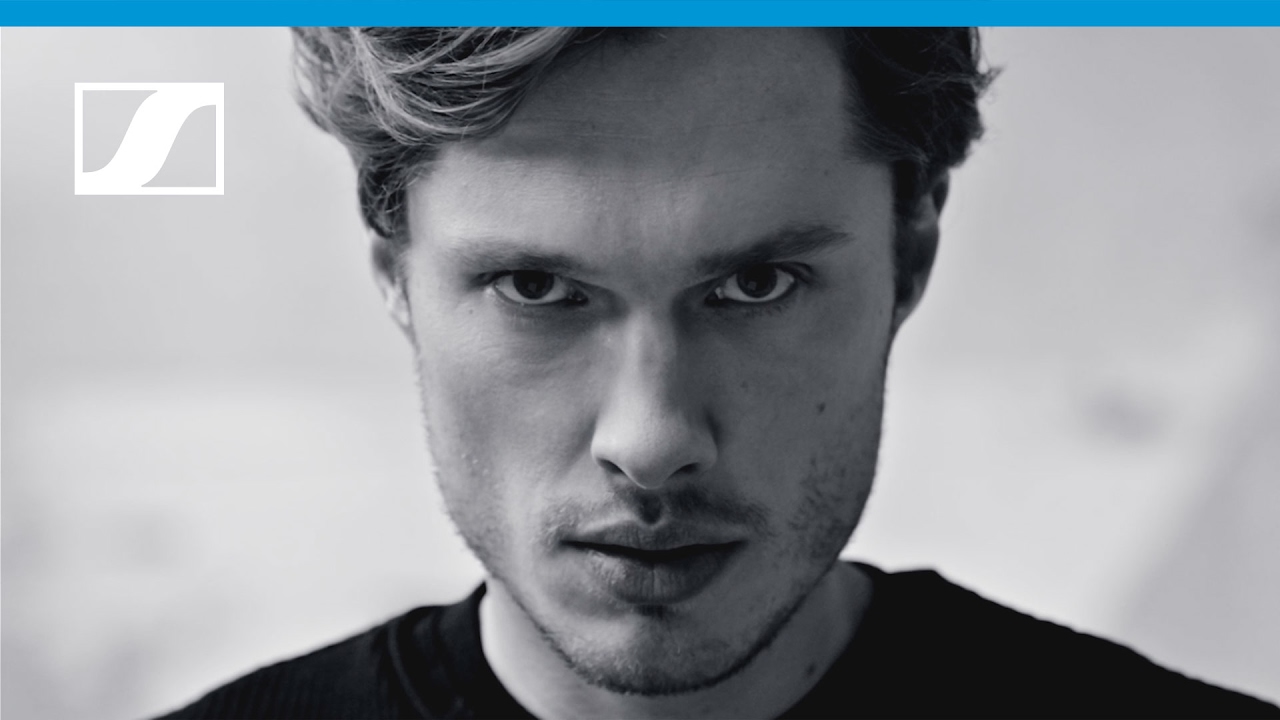 Sennheiser XSW 1-825A Wireless Vocal Microphone System