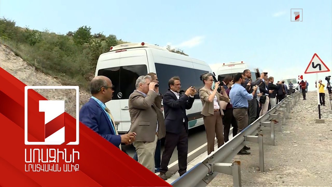 Foreign diplomats accredited in Armenia visit Kornidzor to monitor situation with humanitarian cargo to Nagorno-Karabakh