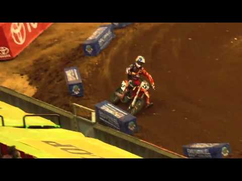 Supercross LIVE! 2012 - 2 Minutes on the Track in Atlanta - Supercross First Practice