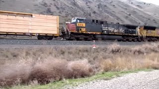 preview picture of video 'Union Pacific Railroad Huntington Sub in eastern Oregon with patched over Southern Pacific loco.'