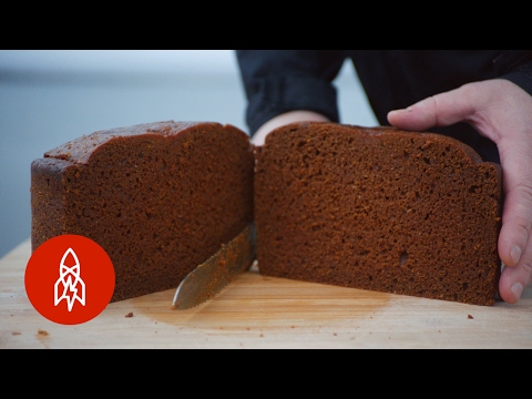 用熔岩來烤麵包！溫泉黑麥麵包，只有冰島才有的好味道！ (Baking Bread with Lava in Iceland)