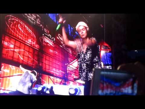 Viva la Vida - One Direction (Coldplay Cover) live in Turin WWAT