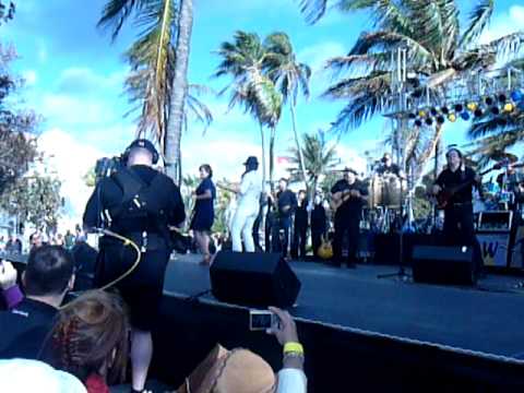 Gloria Estefan South Beach Concert 2/4/10