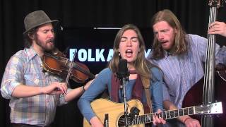 Folk Alley Sessions: The Stray Birds - &quot;Wildflower Honey&quot;