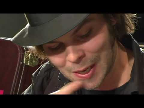 Gaz Coombes - Richard III guitar tutorial (From Now Play It DVD)