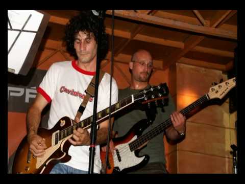 Cavintones - Titkaid (Ne higgy nekem)  (stúdióverzió) (Dés László / Berencsi Attila)