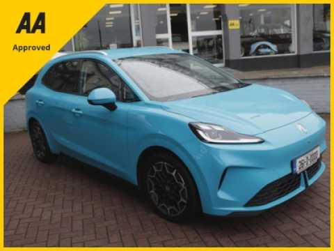 MG4 URBAN PREMIUM EV 5DR HATCHBACK - Image 2