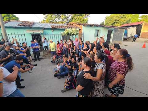 Inauguracion de las calles Encementadas de la Colonia Garcia no 2 Cantón Natividad  Santa Ana  ESA