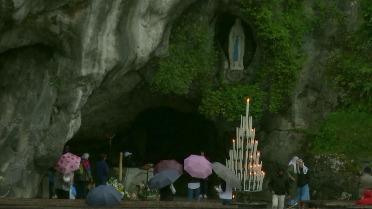🔴Lourdes+ | Le Sanctuaire Notre-Dame de Lourdes en direct.