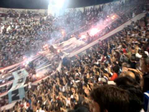 "Huracan Argentinos Hinchada la Quema &quot;Es la banda de la Quema&quot; 14.02.2011 Fecha 1" Barra: La Banda de la Quema • Club: Huracán