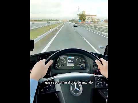 CUANDO UN AUTOBÚS ES EL MÁS RÁPIDO DE LA CARRETERA TENEMOS UN PROBLEMA #shorts #viral #reels #camion