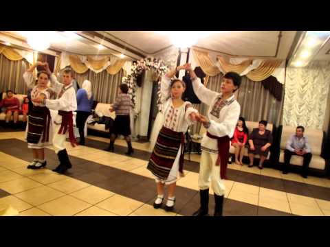 Ansamblul,de dans cu titlu model "Struguras,, Detalii la 069625930