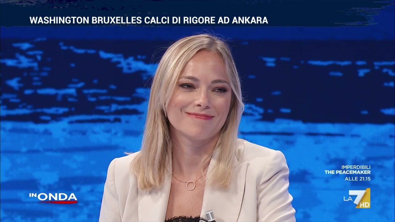 Meloni al Quirinale, Bersani: "È accettabile che faccia il Presidente della Repubblica chi non ...