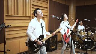 Download lagu SEKUNTUM MAWAR MERAH - ELVY SUKAESIH COVER BY SAMANTHA BAND | #dangdut #dangdutkoplo #samanthaband mp3