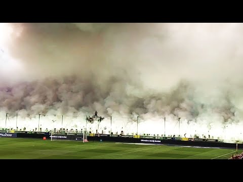 Zadyma na stadionie. Oprawa na meczu Legia Warszawa - Radomiak Radom | 02.09.2022