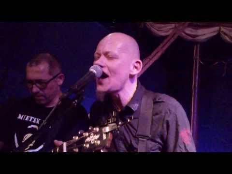 Mietek Folk - Hej! Mietki! Wyp*lać stąd! (Another Brick in the Wall)