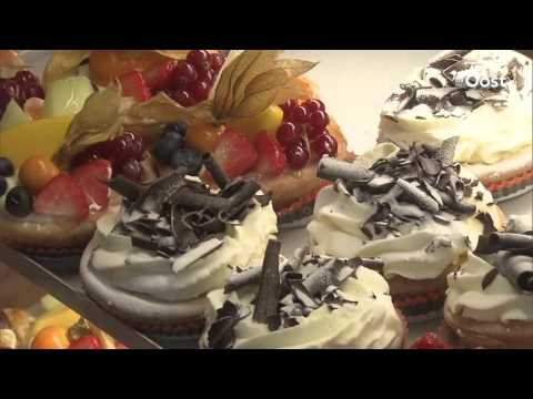 Banketbakker Van Orsouw in Zwolle geeft gebak gratis weg; klanten laten het afweten door gladheid