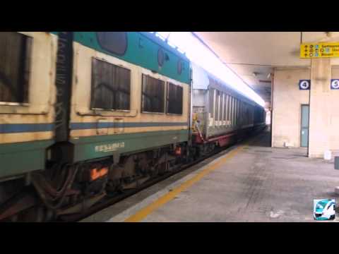 E656 059 con carico merci austriaco, in transito