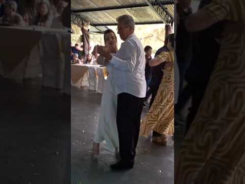 no casamento de Adelino e Valiria em Chopinzinho no Paraná.Brasil #shotrs #baile #dancarinos #dança.