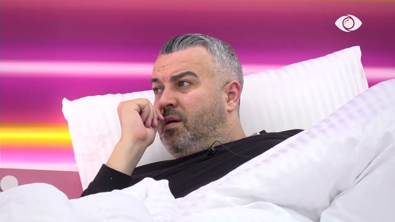 Ti je zare, ha bukën kot/ Rogerti i drejtohet Inës, banorja: Çfarë jam tjetër