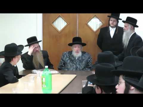 Admor M'Blozov ZT"L speaking to Talmidim of Boyaner Yeshiva