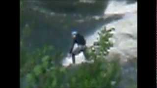 preview picture of video 'River Surfing - Link River, Klamath Falls, Oregon'