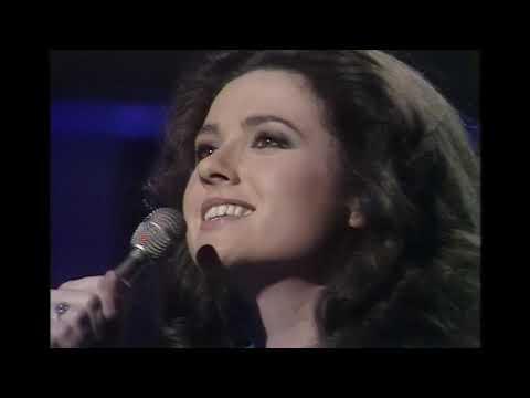 17. Italy 🇮🇹 | Gigliola Cinquetti - Si | 1974 Eurovision Song Contest
