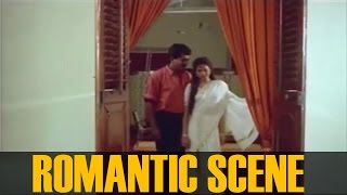 Mukesh and Madhoo Romantic Scene ||  Ottayal Pattalam