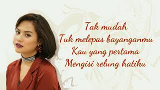 Download lagu Mytha - Menghapus yang terukir (Lirik video) mp3