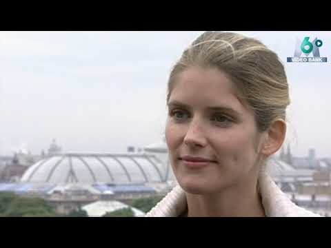 Extrait archives M6 Video Bank // ITW Alice Taglioni - Les Chevaliers du Ciel - 2003