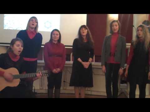 ŽI merginų choras - Žiūriu pro langelį