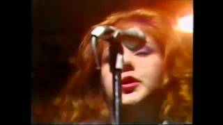 Kirsty MacColl - Clock Goes Round (1981)