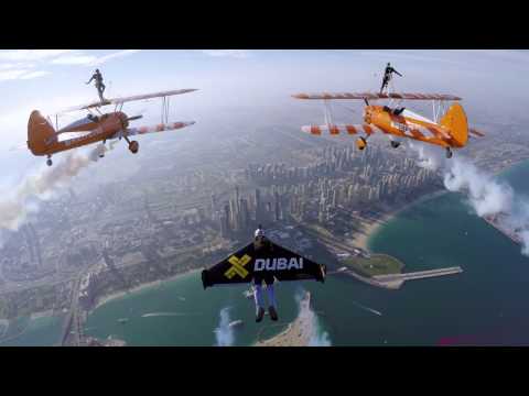 Jetman Dubai and the Breitling Wingwalkers – 4K