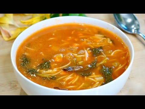 Sopita de fideo bien saludable y nutritiva llena de sabor. 