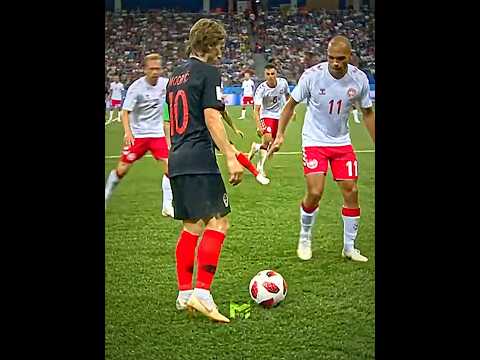 Modric Asks For A Dance... Ref Says No 😤