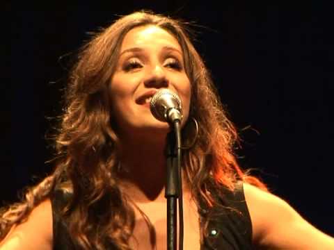 Ana Paula Lopes canta GATA LÚCIDA